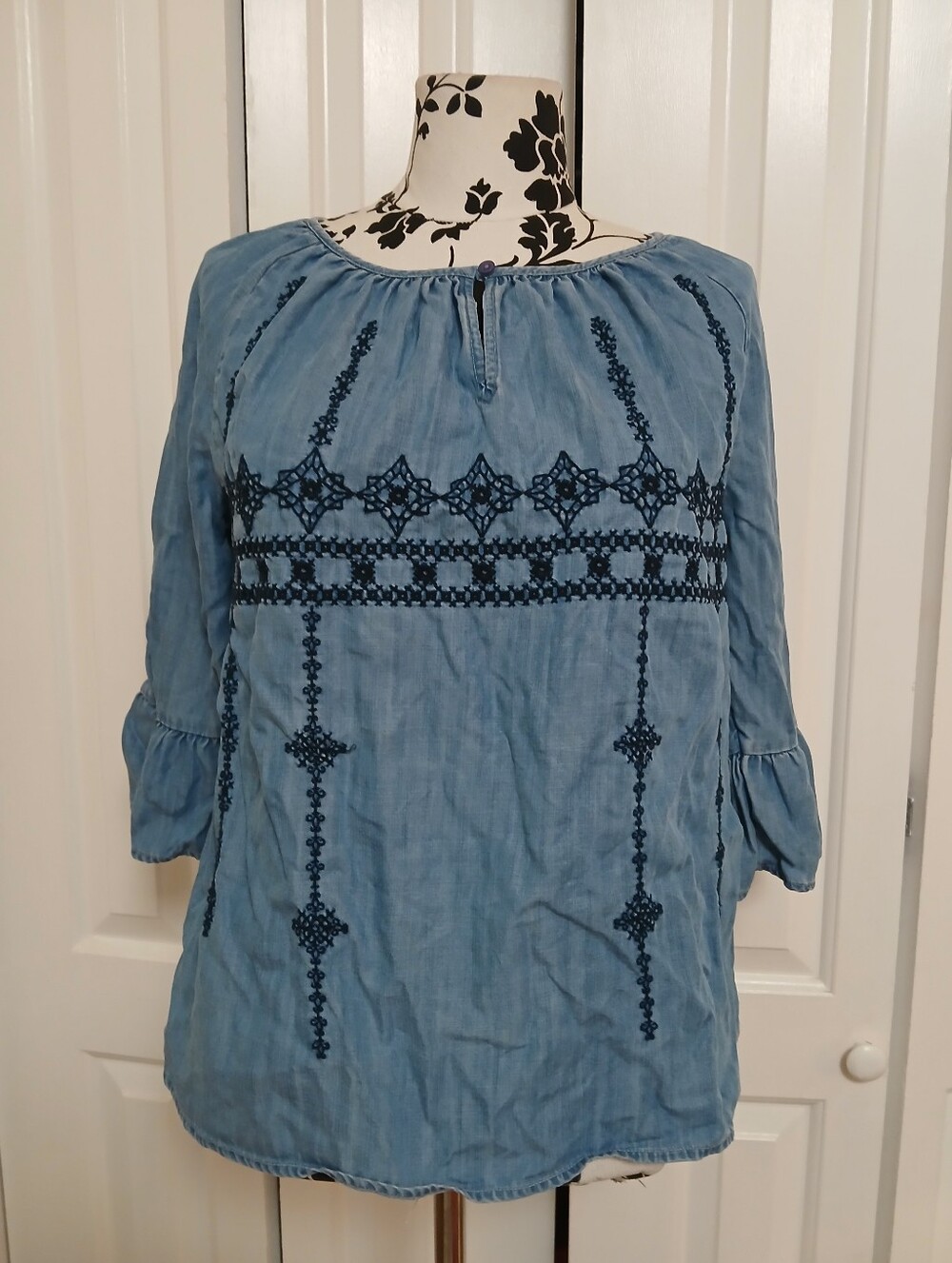 crown & ivy Blue Embroidered Peasant Blouse